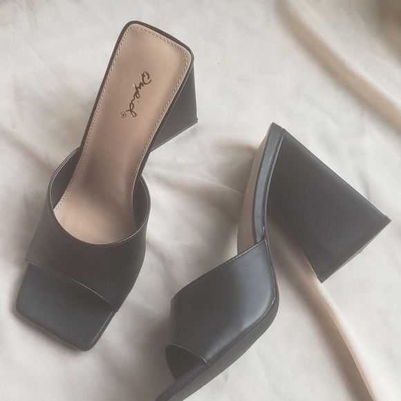 🚨FEW PAIRS LEFT//Black Block heel - Picture 7 of 7